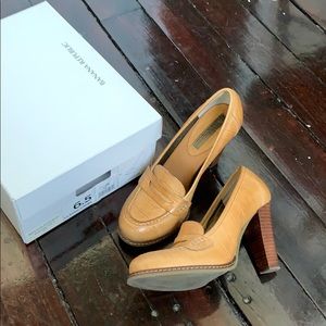 Excellent condition Banana Republic heels 6.5